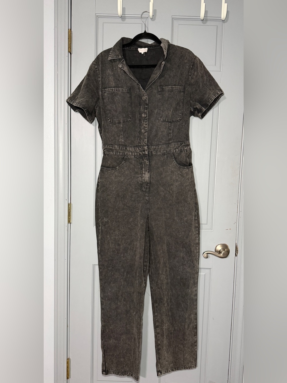 entro Distressed Charcoal Short-Sleeve Denim Jumpsuit nwot